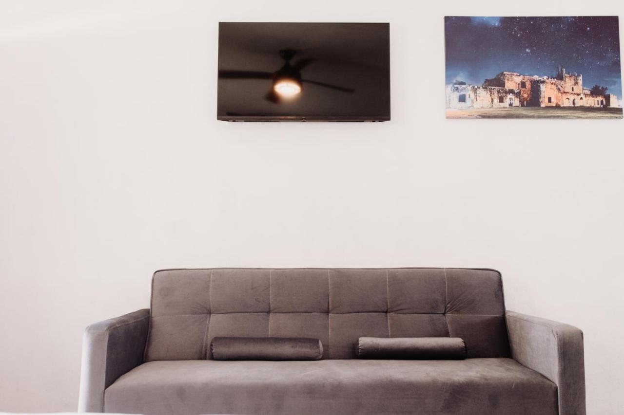 Suucilha Aparthotel Valladolid  Bagian luar foto